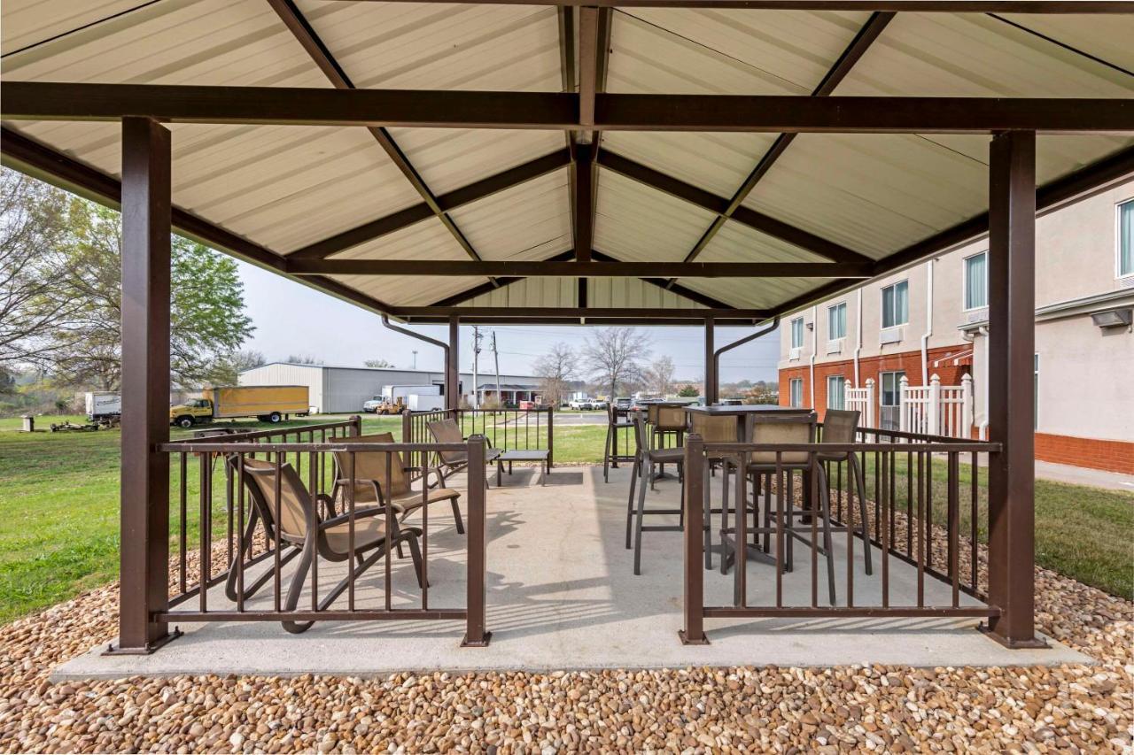 Comfort Inn Us Hwy 80 Demopolis Bagian luar foto